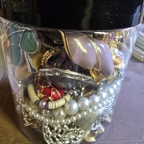Vintage Jewelry Jar Includes Sarah Coventry Items - Picture 8 of 8